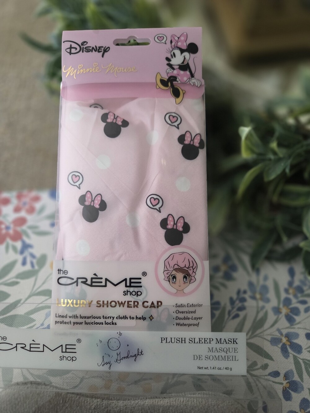 The Creme Shop Sleep Mask And Shower CapMinnie Mouse shower cap, oversized. - Picture 8 of 9